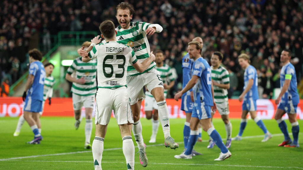 Benjamin Nygren ăn mừng bàn thắng mở tỷ số cho Celtic trên chấm phạt đền