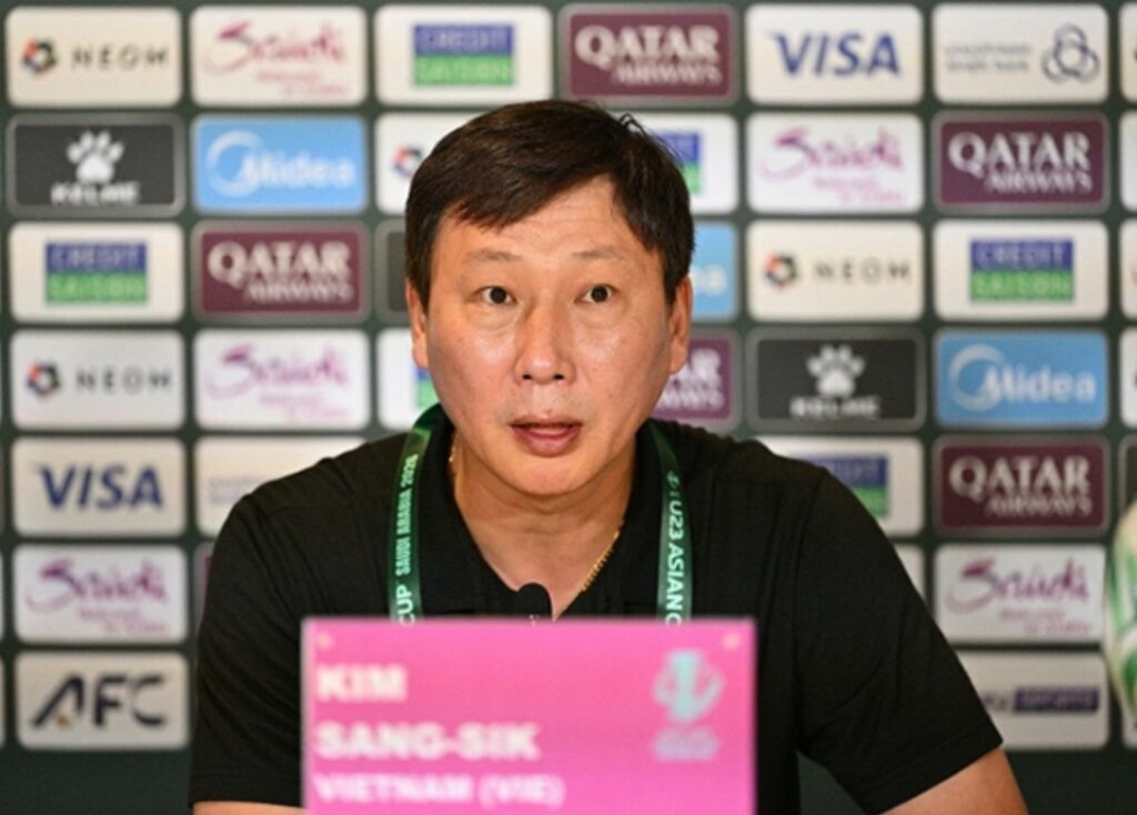 HLV Kim Sang-sik cho rằng U23 Việt Nam có thể lực tốt hơn U23 UAE