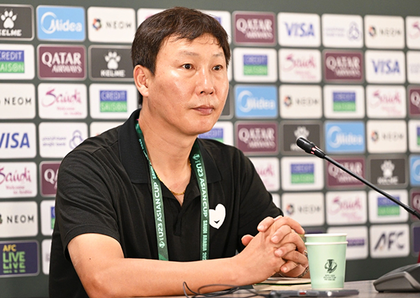 HLV Kim Sang-sik rất tự tin trước trận tứ kết với U23 UAE