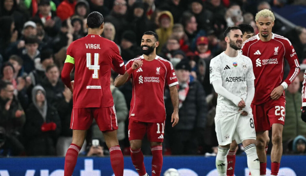 Mohamed Salah ăn mừng bàn thắng vào lưới Qarabag tại Champions League