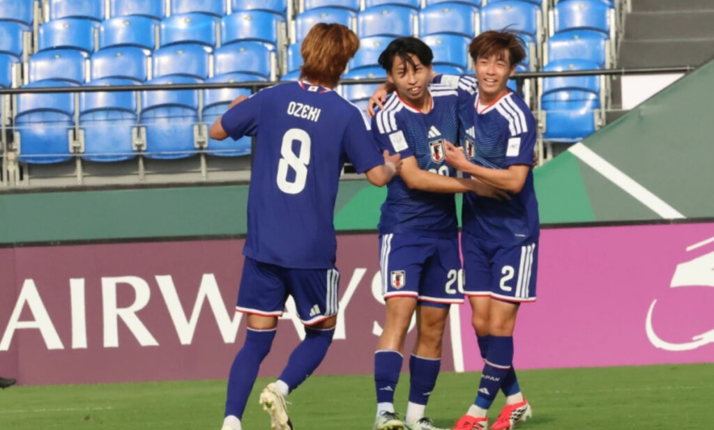 Nhà ĐKVĐ giành vé bán kết nhưng thiếu thuyết phục