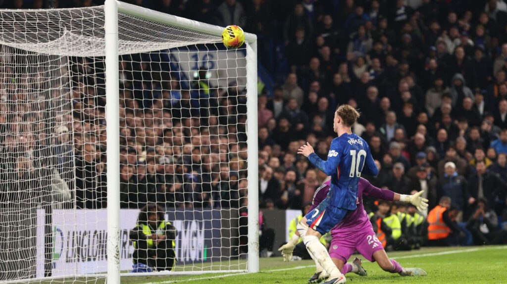Cole Palmer bỏ lỡ cơ hội vàng ở phút cuối, khiến Chelsea đánh rơi lợi thế dẫn trước hai bàn và chỉ giành được trận hòa trước Leeds.